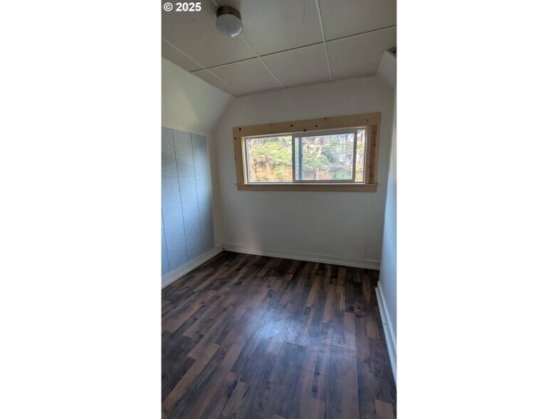 More Photos Of 935 Jackson St, Port Orford Apartments For Sale