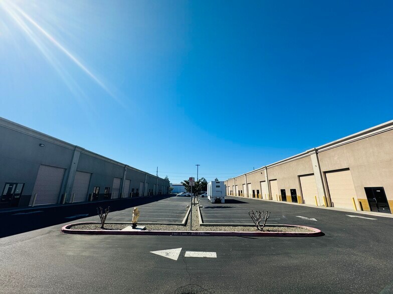 More Photos Of 17600-17722 Murphy Pky, Lathrop Warehouse For Sale