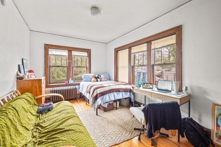 More Photos Of 516 University Ave SE, Minneapolis Apartments For Sale