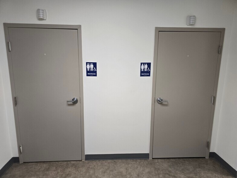 More Photos Of 1201 N Parrott Ave, Okeechobee Medical For Sale