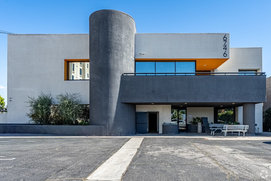 More Photos Of 6746 Valjean Ave, Van Nuys Loft Creative Space For Lease