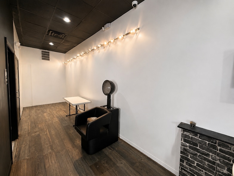 More Photos Of 118 Hay St, Fayetteville General Retail For Lease