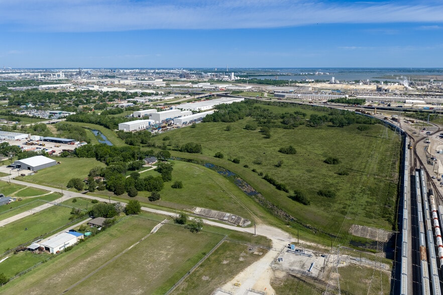 More Photos Of 12042 N P St, La Porte Unknown For Lease