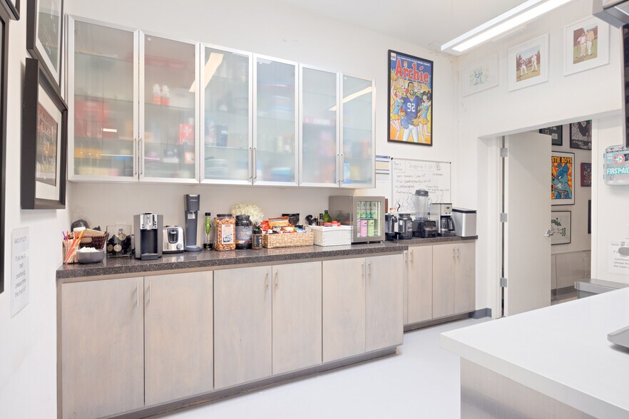 More Photos Of 13456 Beach Ave, Marina Del Rey Loft Creative Space For Sale