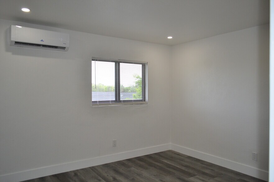 More Photos Of 940 NW 8th Ave, Pompano Beach Apartments For Sale