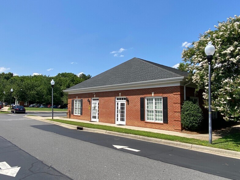 More Photos Of 11010 S Tryon St, Charlotte Medical For Sale