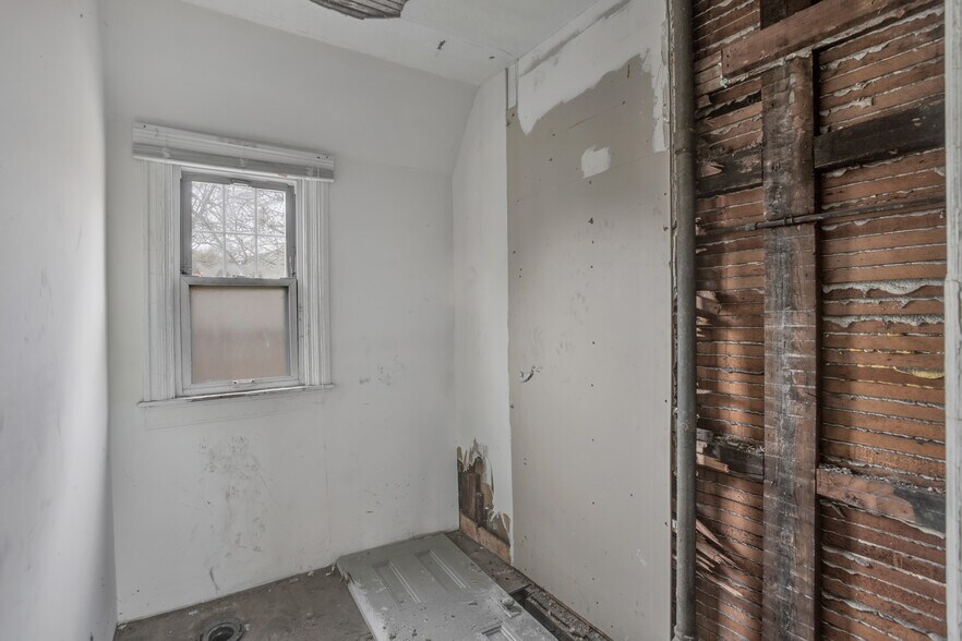 More Photos Of 5433 Broad St, Pittsburgh Assisted Living For Sale