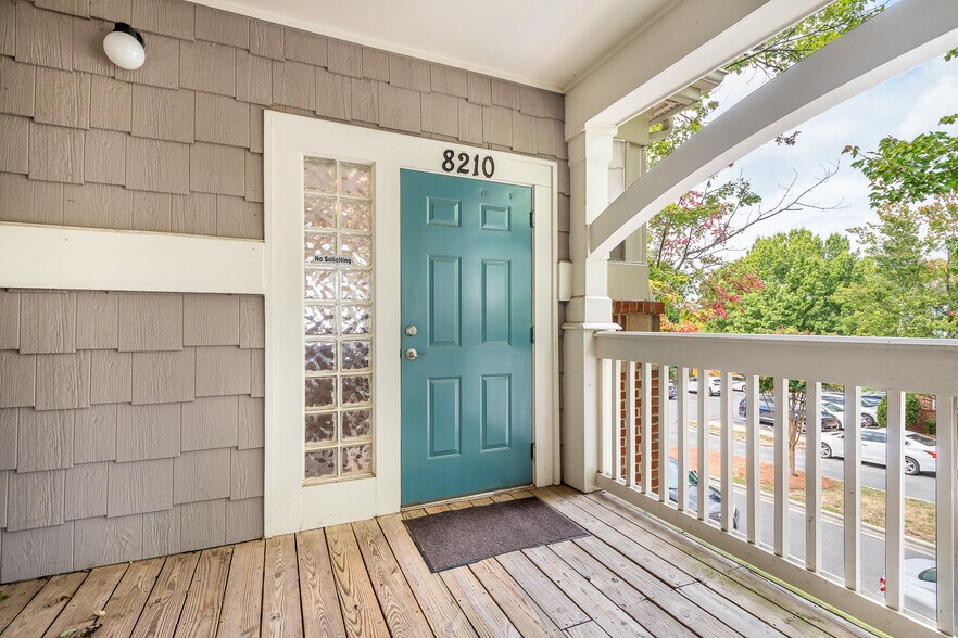 More Photos Of 8210 Village Harbor Dr, Cornelius Loft Creative Space For Sale