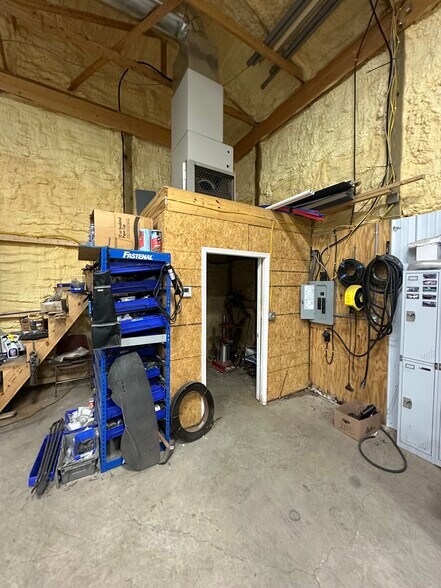 More Photos Of 249 S Plant St, Morgantown Industrial For Lease