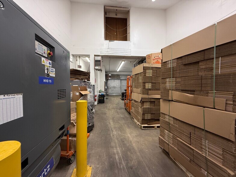 More Photos Of 20 Lechmere St, Revere Flex For Lease
