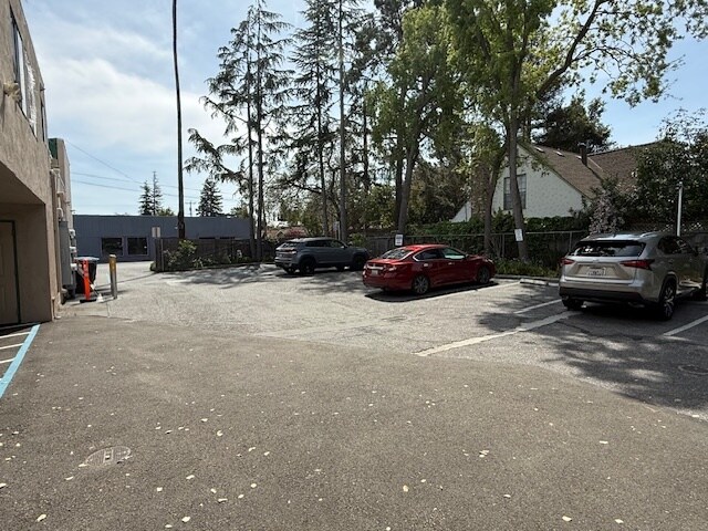 More Photos Of 3666 El Camino Real, Palo Alto Freestanding For Lease