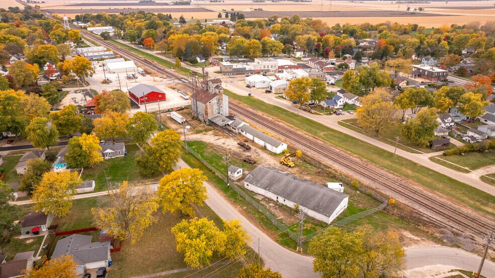 More Photos Of 604 South St, Mazon Warehouse For Sale