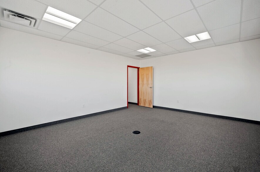 More Photos Of 15784 County Road 36, Platteville Warehouse For Lease