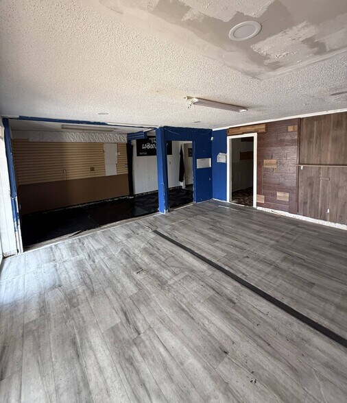 More Photos Of 176 Donahue dr, Auburn General Retail For Lease