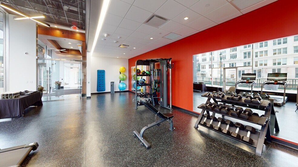 More Photos Of 111 E Wisconsin Ave, Milwaukee Office For Lease