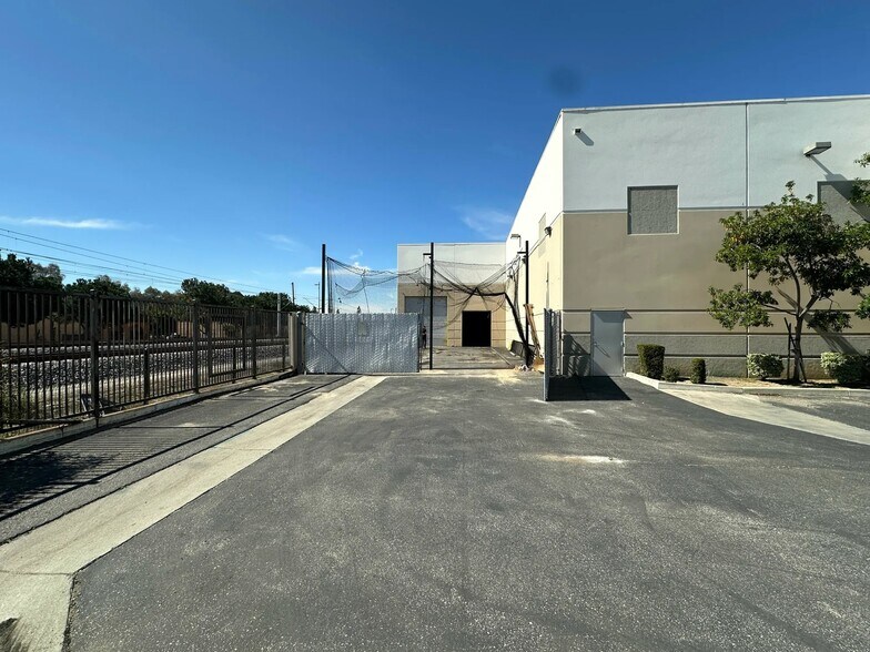 More Photos Of 1338 Palomares Ave, La Verne Manufacturing For Lease