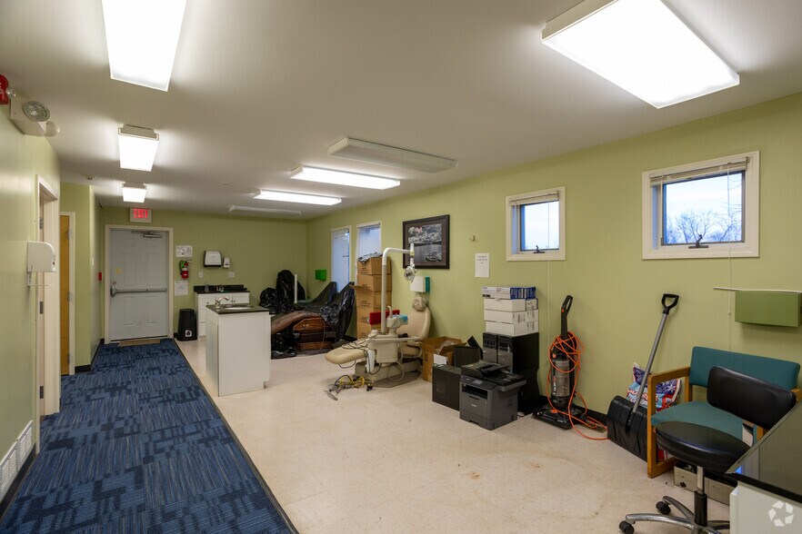 More Photos Of 169 Middle St, Bristol Medical For Sale