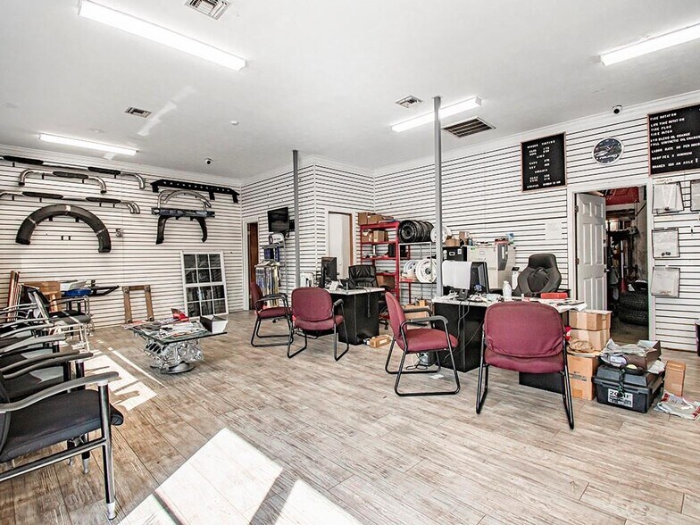 More Photos Of 5720 US Highway 1, Vero Beach Auto Repair For Sale