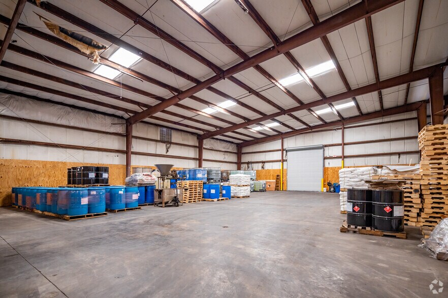 More Photos Of 7004 E Broadway Ave, Tampa Warehouse For Lease