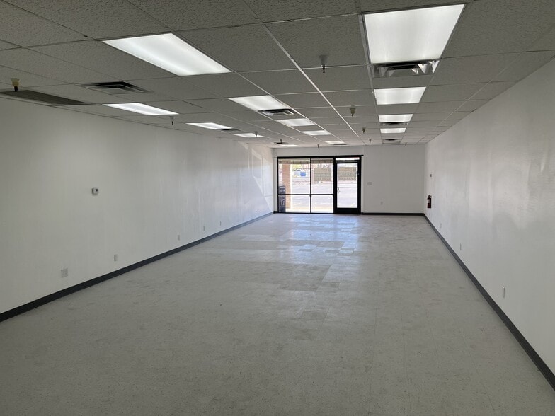 More Photos Of 13804-13816 N 51st Ave, Glendale Unknown For Lease