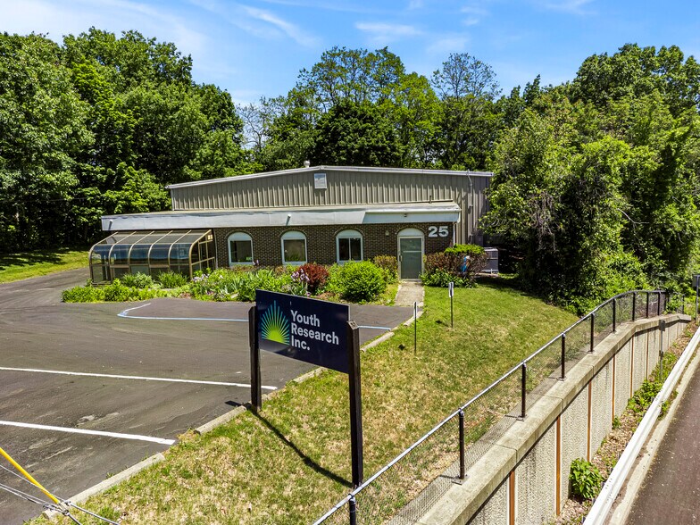 More Photos Of 25 Delaware Ave, Delmar Office For Sale