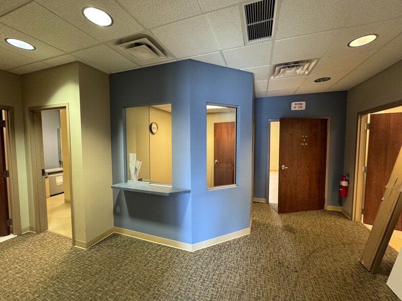 More Photos Of 1630 Maple Rd, Buffalo Medical For Lease
