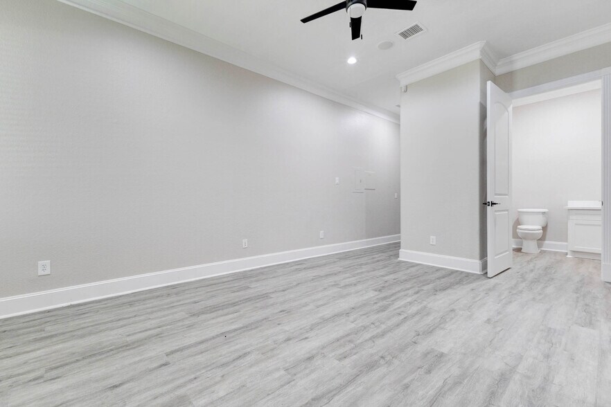 More Photos Of 11601 Spring Cypress Rd, Tomball Medical For Lease