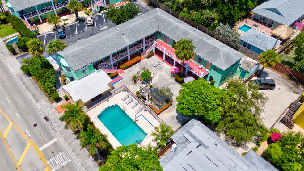 More Photos Of 320 N Federal Hwy, Lake Worth Hotel For Sale