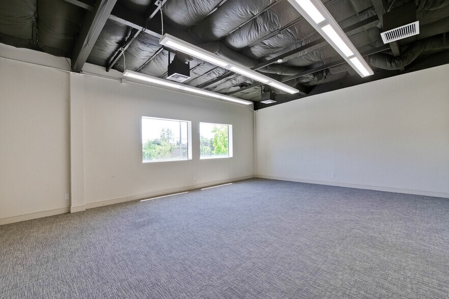 More Photos Of 853 Brown Rd, Fremont Research And Development For Lease