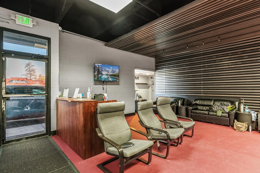 More Photos Of 1559 S Broadway, Denver Storefront Retail Office For Sale