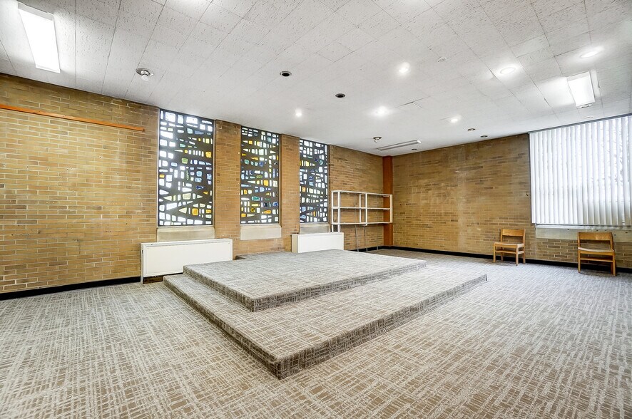 More Photos Of 1106 E High St, Springfield Schools For Sale