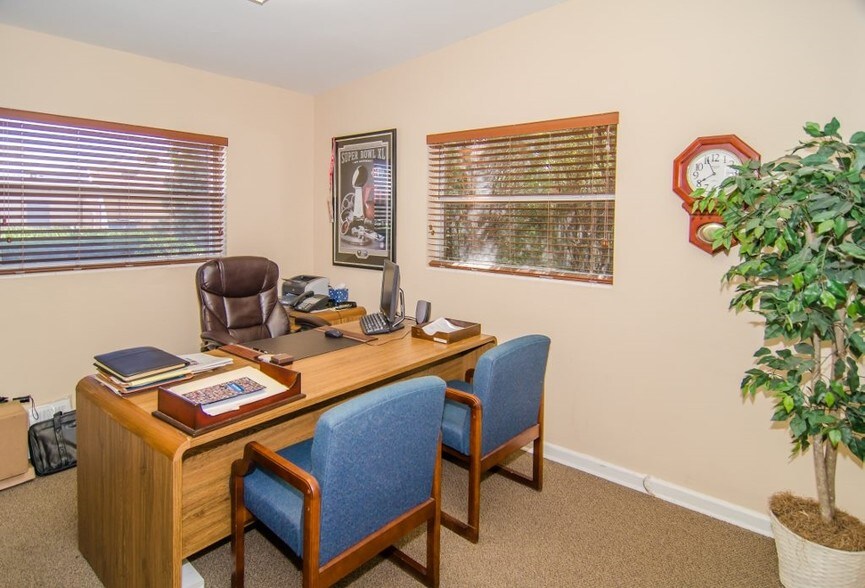 More Photos Of 258 Short Ave, Longwood Office For Sale