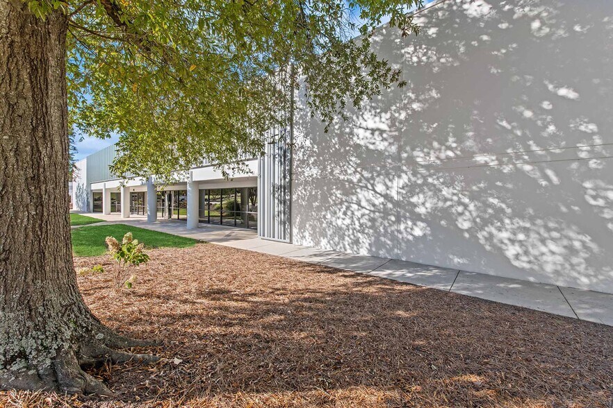 More Photos Of 4900 Prospectus Dr, Durham Research And Development For Lease