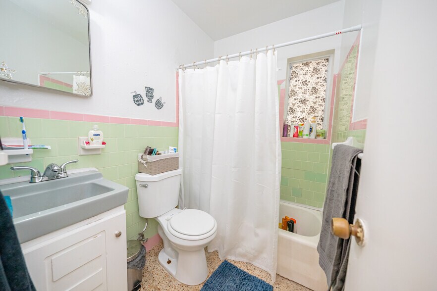 More Photos Of 112 NW 10th St, Homestead Apartments For Sale