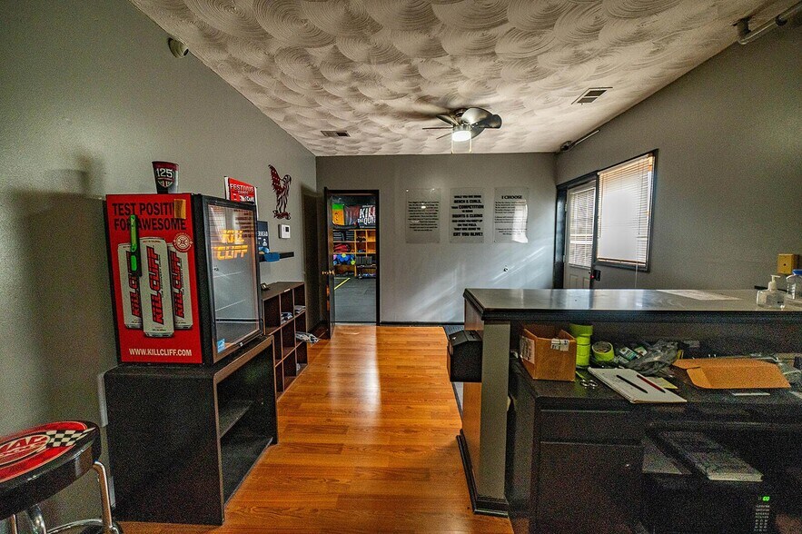 More Photos Of 145 Edison Ave, Circleville Sports And Entertainment For Sale