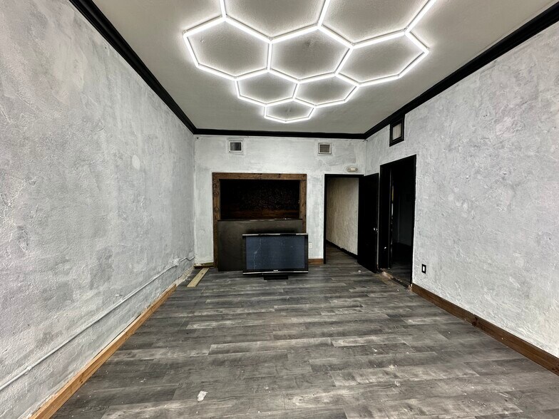 More Photos Of 111 S 21st Ave, Hollywood Office For Lease