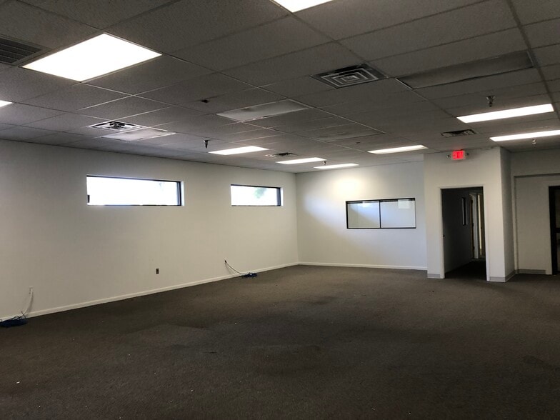 More Photos Of 3010 22nd Ave S, Saint Petersburg Warehouse For Lease