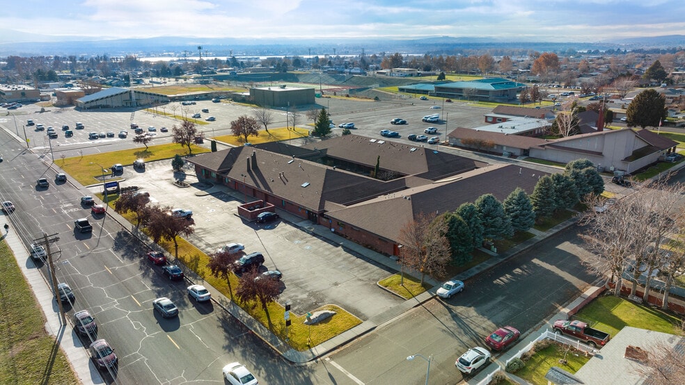 More Photos Of 1200 N 14th Ave, Pasco Medical For Sale