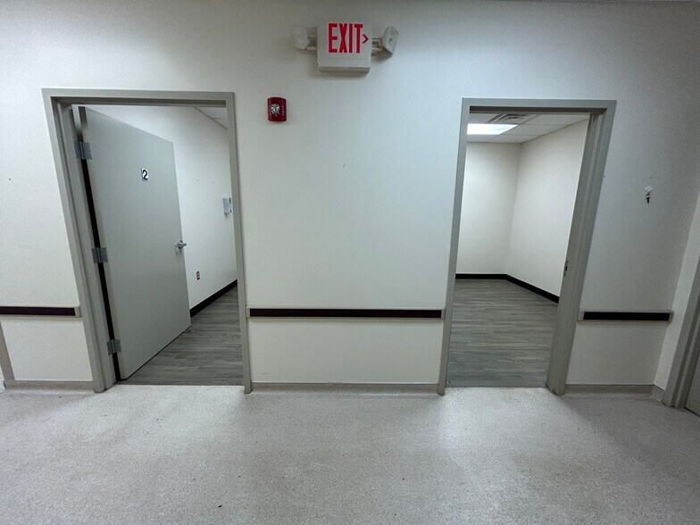 More Photos Of 213-221 Sterling Farm Dr, Jackson Medical For Lease