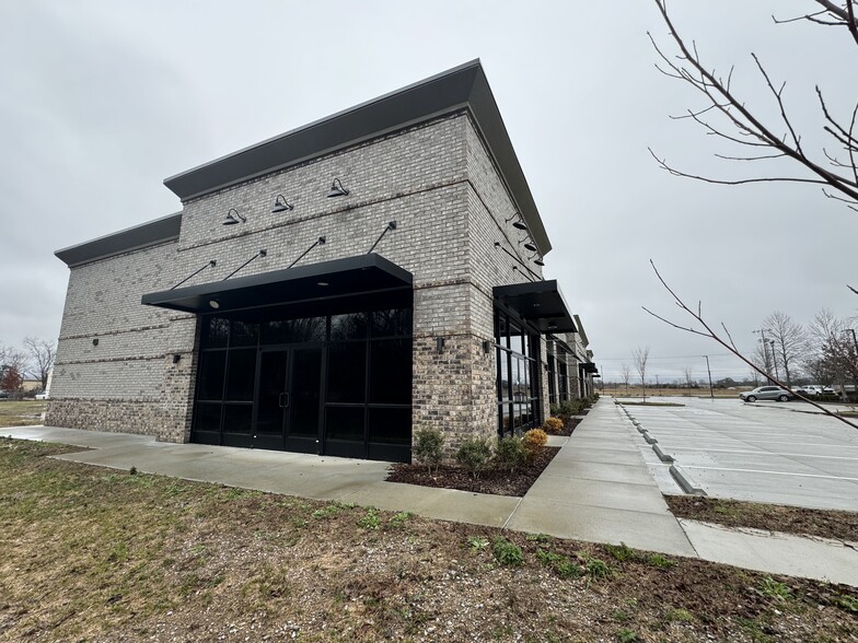 More Photos Of 2121 NW Broad St, Murfreesboro Storefront Retail Office For Lease