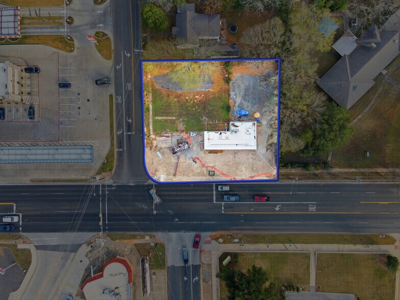 Primary Photo Of 1000 Houston St, Kilgore General Retail For Sale