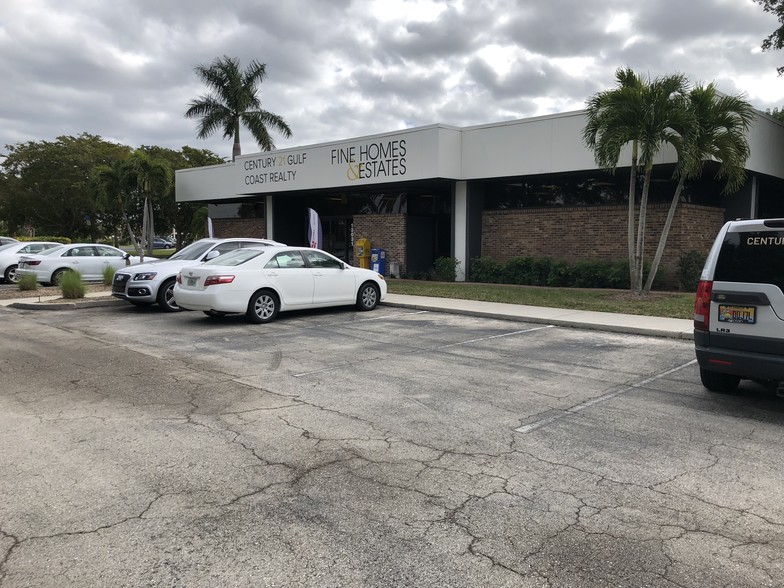 More Photos Of 13031 McGregor Blvd, Fort Myers Office For Lease