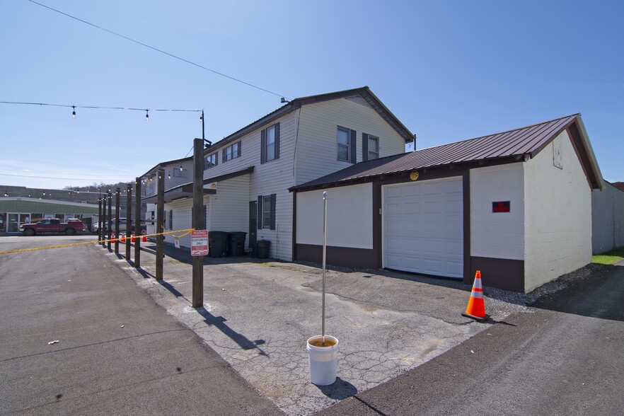 More Photos Of 449 Main St, Rainelle Storefront For Sale