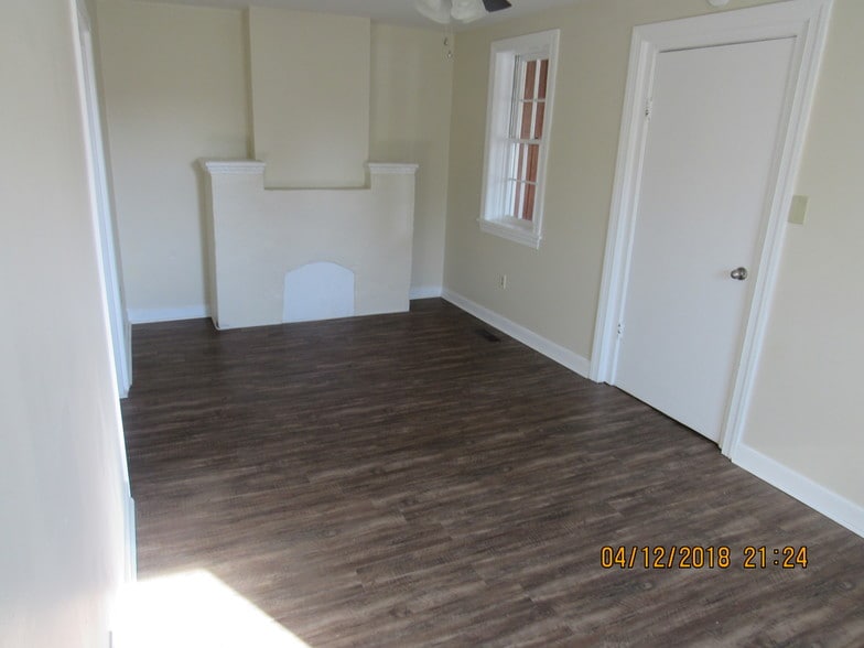 More Photos Of 2850 King William Ave, West Point Storefront Retail Office For Lease