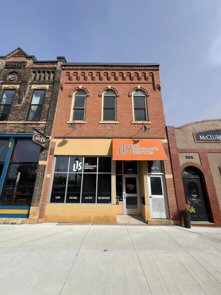 Primary Photo Of 327 N Riverfront Dr, Mankato Storefront Retail Residential For Sale