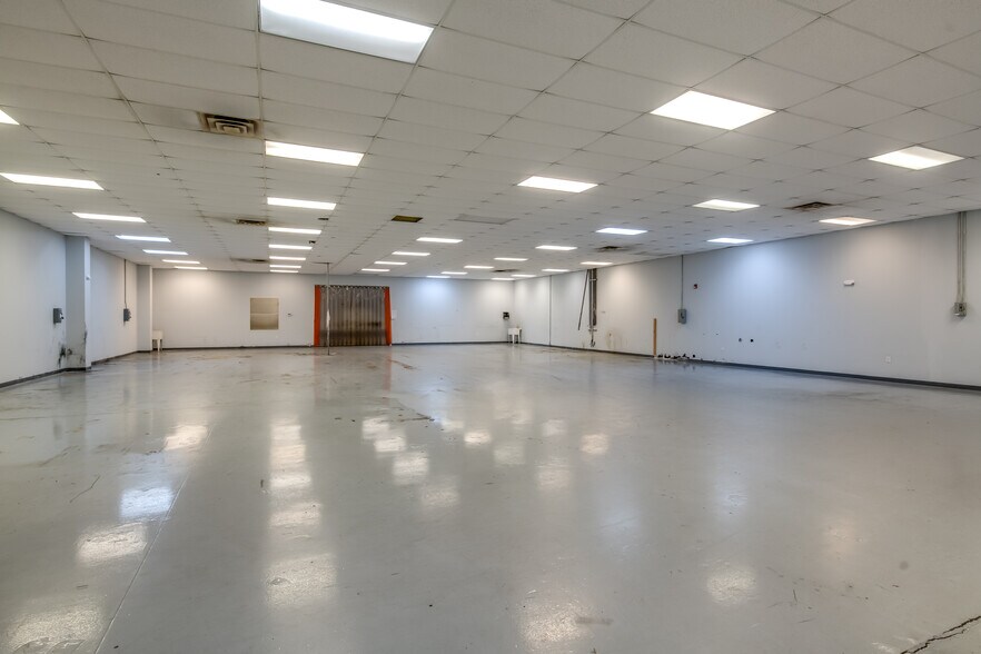 More Photos Of 1110 Emory Folmar Blvd, Montgomery Industrial For Sale
