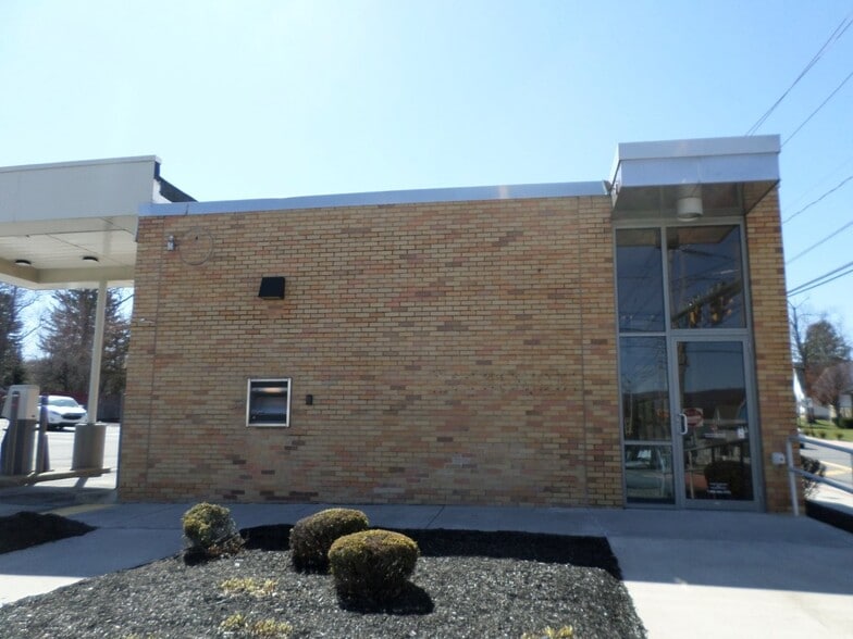 More Photos Of 224 Dunmore St, Throop Bank For Sale