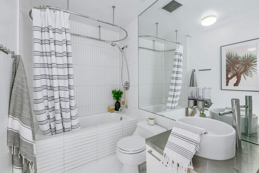 More Photos Of 6253 Hollywood Blvd, Los Angeles Apartments For Sale