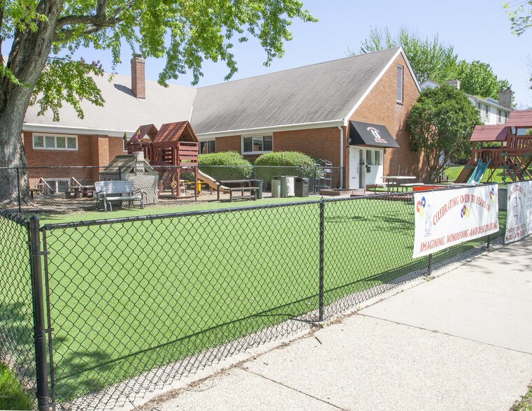 More Photos Of 1901 Ford Pkwy, Saint Paul Schools For Lease