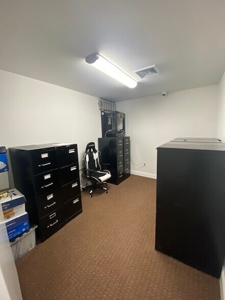 More Photos Of 600 Deer Rd, Cherry Hill Light Distribution For Sale